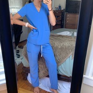 Ceil blue figs scrub top